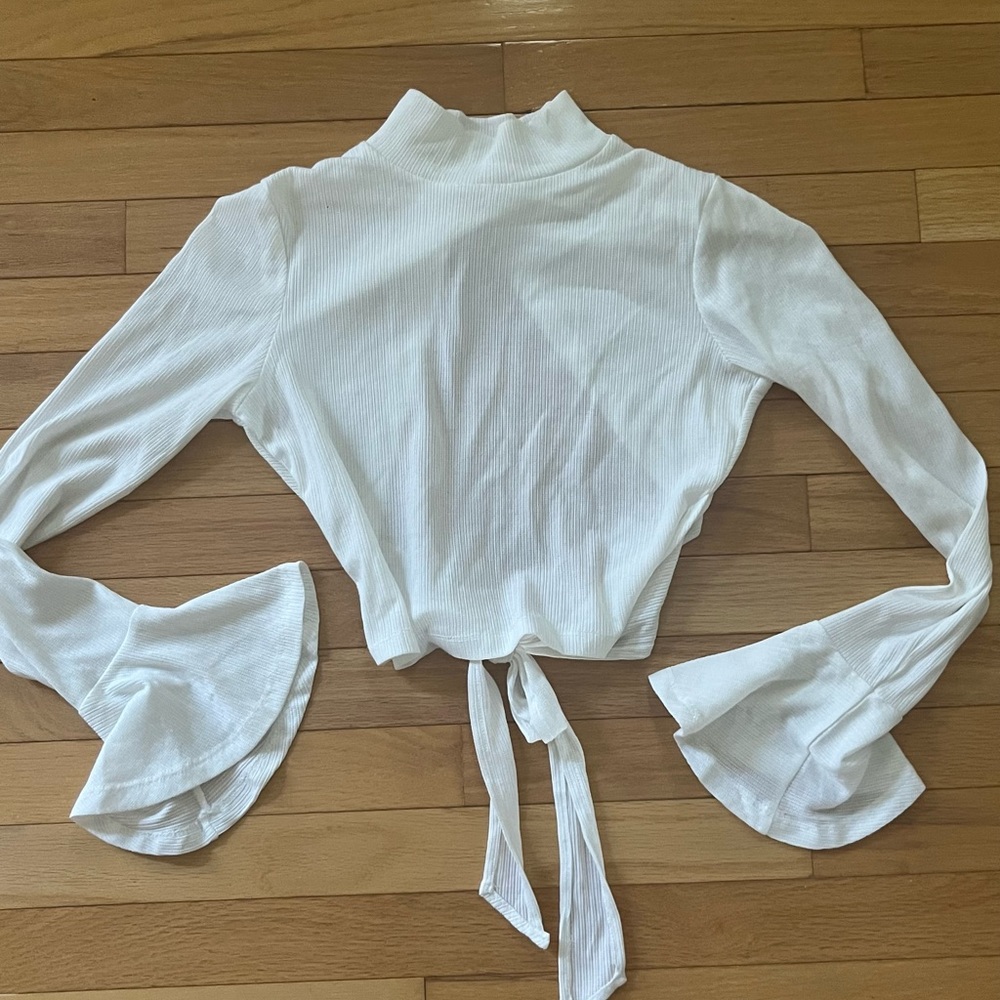 Sundae Muse White Cropped Turtleneck w/ Flare Sleeves and Back Detail (US 6)